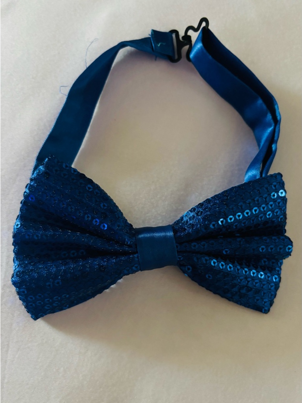 Blue Sequin Bow Tie for Men - Classic Formal Accessory - Picture 2 of 2